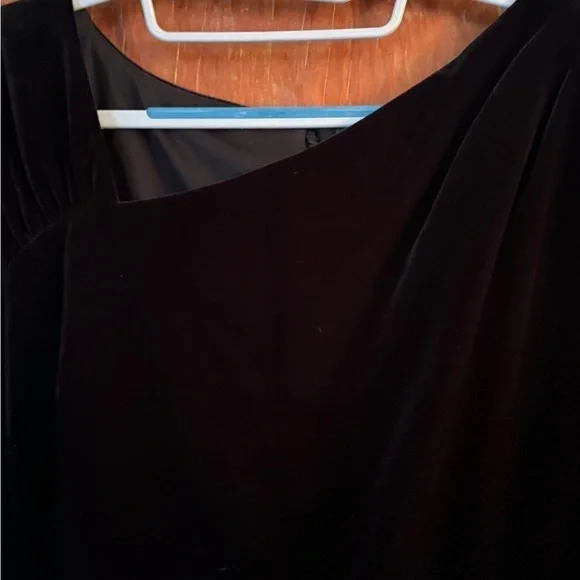 Lauren Ralph Lauren Black Velvet Cocktail Dress with asymmetrical neckline sz 16 - Picture 3 of 3